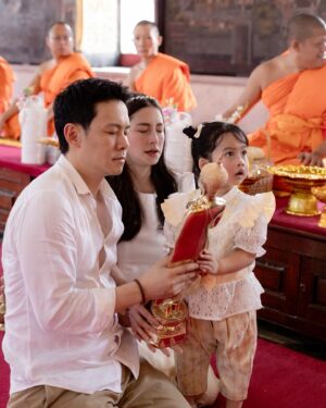 Krirkphol Masayavanich Instagram - พาหนูนาตาชา @babynatashacm ไปทำบุญให้ 👼🏻 หนูช่วยงานทุกอย่างน่ารักและเก่งที่สุดเลย ตั้งใจอฐิษฐาน ส่งผลบุญให้น้องด้วย 🙏🏻 until we meet again 👼🏻