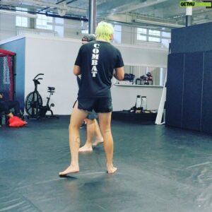Kris Moutinho Instagram - 👑🦍
.
.
.
#soulless #streetstyle #strikking #silverbackvibes #re#RAC #lauzonmma #topgamemanagement #ufc #mma #godisgood #grateful