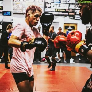 Kris Moutinho Instagram - Can't wait to be fully healed and back to doing what I love. my time is coming enjoy and bare witness to the rise
.
.
.
#soulless #silverbackvibes #grateful #godisgood #ufc #mma #therise #regimenttrainingcenter #lauzonmma #upperkutsboxingclub #topgamemanagement