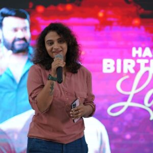 Krishna Praba Instagram - Happy birthday #lalettan ..
@rejaputhravisualmedia 
@mohanlal 
@tharun_moorthy 
#birthdaycelebration #L360 
Such a blessed evening 🙏😍

#mohanlal #fangirl #celebration #birthday #superstar #mallu #pride