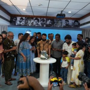 Krishna Praba Instagram - Happy birthday #lalettan ..
@rejaputhravisualmedia 
@mohanlal 
@tharun_moorthy 
#birthdaycelebration #L360 
Such a blessed evening 🙏😍

#mohanlal #fangirl #celebration #birthday #superstar #mallu #pride