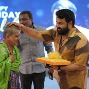 Krishna Praba Instagram - Happy birthday #lalettan ..
@rejaputhravisualmedia 
@mohanlal 
@tharun_moorthy 
#birthdaycelebration #L360 
Such a blessed evening 🙏😍

#mohanlal #fangirl #celebration #birthday #superstar #mallu #pride