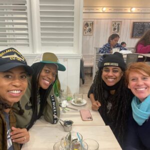 Kristen Ariza Instagram - LA—>BOS—>NY—>BOS—>LA #2023 off to a banner start
.
.
.
☔️ 💚 🍎 ❄️ 🧢