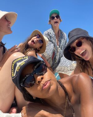 Kristen Ariza Instagram - 16 people in a house on the Italian countryside. It’s very much giving #whitelotus vibes 🫣 and could’ve easily turned into a version of Real World vs Road Rules😜 But we are having us a time I tell ya! And we still got plenty of days left. ♥️ this crew 
•
#italy 🇮🇹 #pistolapeople #photodump #summer2023☀️🏖 #allthebread #allthewine #allthethings 🍷 🥖 🧀