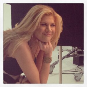 Kristen Johnston Instagram - Same photo shoot...can't wait for the end result to be unveiled by @tvland! @The_Exes