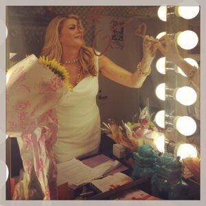Kristen Johnston Instagram - Snuck into @LaraSpencer's dressing room