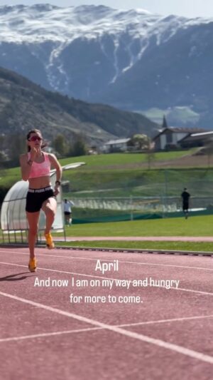 Kristiina Mäki Instagram - Thursday motivation ✨
~
#neverGiveUp #running #upAndDown
