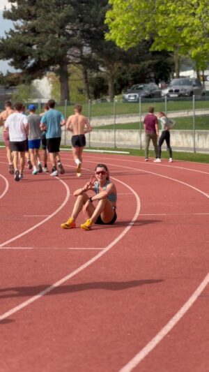 Kristiina Mäki Instagram - Track session with chicas and dead by lactic 💀
~
#trainingcamp #italy #mallesvenosta #lactic