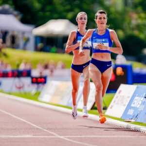 Kristiina Mäki Instagram - MČR ZLÍN🇨🇿
🥇4:12,9
Díky @andulaaak za pacing.
A DÍKY @dianamocdlouheprijmeni za další, několikaletý souboj. I když nejsi, tam, kde bys chtěla být, pořád bojuješ, držíš svoje slovo a nevzdáváš to. Jsi bojovná a silná a já věřím, že to jednoho dne zase bude vidět v plný síle. A proč tohle zmiňuju veřejně? My se sice známe tak dlouho, že jsou z nás přítelkyně=rivalky, ale ne všichni mají rádi své soupeře a je to naprosto v pořádku. I my jsme se ze začátku neměly rády. Ale za těch 150let, co běháme, jsme zažily úspěchy, neúspěchy, radost i slzy. Porody! 😃A já jsem moc ráda, že jsme v tom spolu. 💪🏻♥️
Diana si to stejně nepřečte, protože neholduje instagramu. 😃 nevím, co se tady s tím píšu. Chtěla jsem jen předat to, že je důležitý ctít svého životního soupeře.
Čau🫡
📷 @sonyamaleter 
#rivals #friends #czechNationals #zlin