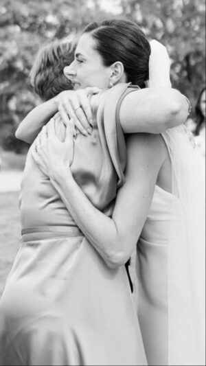 Kristiina Mäki Instagram - First part of hugs 🤍
#makisasinek #23923