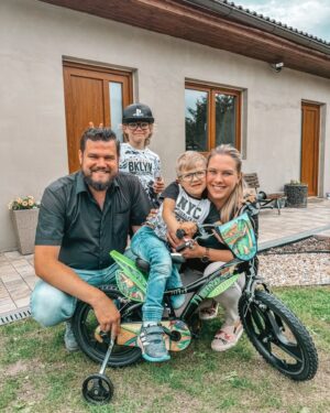 Kristýna Šebíková Instagram - Oslaveno 🤍

#4roky #rodina #narozeniny #happybirthday #michael #4yearsold