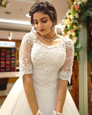 Krittika Pradeep Instagram - 🤍

👗: @pulimoottilonline 
MUA: @labellavittajh 
📸: @senthurmurugan