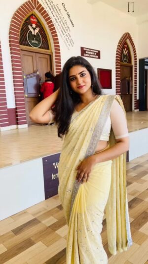 Krittika Pradeep Instagram - #collegefarewell 💛🤍