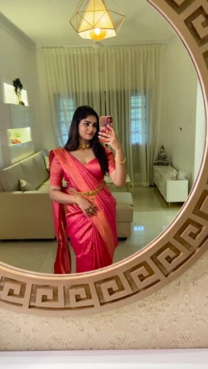 Krittika Pradeep Instagram - Beautiful saree draping by @draping_damini 🥰✨