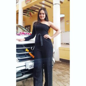 Krutika Desai Khan Instagram - 7.1.2020 😍
My first Car as my bday gift 🥰 
#Birthday #BirthdayCelebrations #PositiveVibesOnly #StayBlessed #SpreadLove ♥️