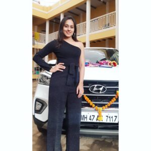 Krutika Desai Khan Instagram - 7.1.2020 😍
My first Car as my bday gift 🥰 
#Birthday #BirthdayCelebrations #PositiveVibesOnly #StayBlessed #SpreadLove ♥️