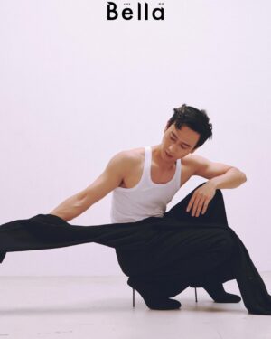 Kuan-Ting Liu Instagram - 劉冠廷 x Bella 

七月號封面

監製＆造型 |Toby Hsu  @tobyotron 
攝影|Kuo Huan Kao @kuohuankao
撰文|Eli Yeh @eli_yeh
髮型 |  @dustin_four_hair 
@four_lite_hair_cafe
化妝丨麵麵 @sovenhomuha
服裝、配件 |Balenciaga @balenciaga

#Bellataiwan #Bella儂儂 #做自己最時尚
#儂儂 #劉冠廷
