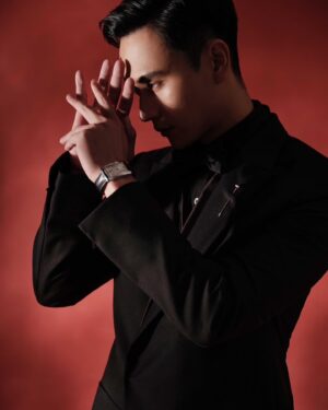 Kuan-Ting Liu Instagram - 金馬獎60歲生日快樂🎊

Suit: @zegnaofficial 
Jewelry: @cartier 
Shoes: @louboutinworld 
Stylist: @chenghan_han 
Makeup: @wenlee___ 
Hair: @dustin_four_hair 
Photo: @sanko_chi 

#金馬60 
@goldenhorsefilmfestival