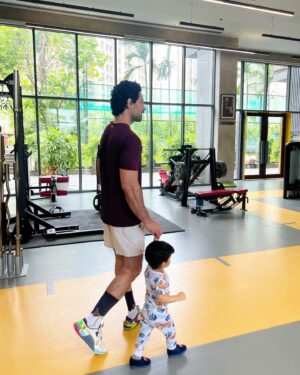Kunal Kapoor Instagram - New training partner 🏋️‍♀️
#GymBud