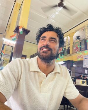 Kunal Kapoor Instagram - Had a chance to have breakfast at the iconic Kyani and Co bakery after many many years. This was the same place that MF Hussain sir narrated the story of my first film Meenaxi to me :) Happy to report that the Bun Maska and chai is as god as it was, over 15 years ago. Thanks @thecuttingcrewstudio and @vivekvshah for this trip down memory lane.