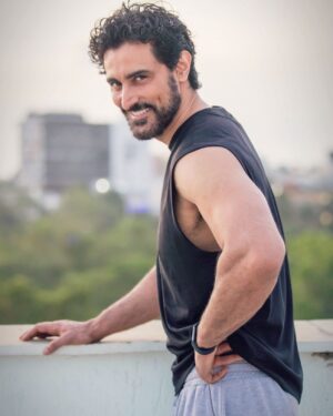 Kunal Kapoor Instagram - Weekend वाली स्माइल

📸 @poruskhareghat