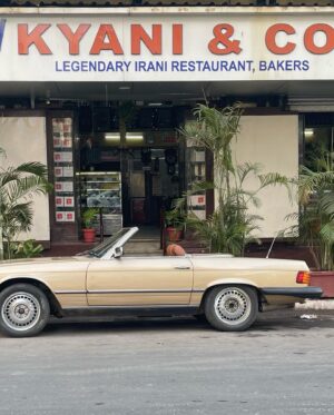 Kunal Kapoor Instagram - Had a chance to have breakfast at the iconic Kyani and Co bakery after many many years. This was the same place that MF Hussain sir narrated the story of my first film Meenaxi to me :) Happy to report that the Bun Maska and chai is as god as it was, over 15 years ago. Thanks @thecuttingcrewstudio and @vivekvshah for this trip down memory lane.