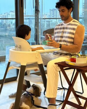 Kunal Kapoor Instagram - Foodie Fridays 
#threescompany