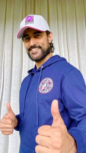 Kunal Kapoor Instagram - All geared up for touchdown 🚀 🇮🇳
@isroindiaofficial @isro.in 
#chandrayan3 

Thank you @a47merch
