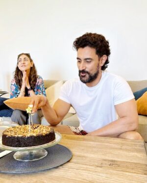 Kunal Kapoor Instagram - What’s a birthday without a cake.. or two.. or three.. or four 🙃🎂
Thank you for all the love and wonderful wishes ❤️🤗