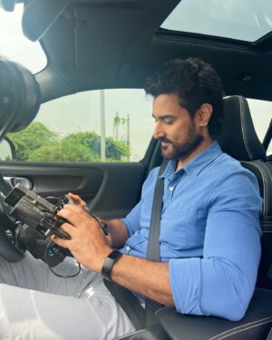 Kunal Kapoor Instagram - Monitoring and being monitored 📺
#shootdiaries