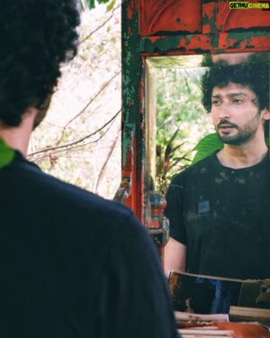 Kunal Karan Kapoor Instagram - Lost in the rhythm of the waves and the whispers of palm trees, I found my own slice of paradise at Cabo Serai in South Goa. 

Enveloped in a cocoon of tranquility in the absence of urban clamour, this eco resort seamlessly blends luxury with sustainable travel. The gentle rustle of leaves and distant waves lend a serene backdrop and the minimalist design create a zen haven. The staff, graciously fulfilling all our indulgences, going above and beyond and truly making our stay memorable. Their warm and friendly demeanour made us feel not just like guests, but cherished members of a temporary community of Cabo Serai. A community that lives well and eats scrumptiously organic, locally sourced cuisine. 
Thank you @caboserai for being the perfect escape from the daily grind. Here, amidst the golden sands and azure waters, every moment feels like a chapter from a novel waiting to unfold. Thank you for a night sky full of stars. 

.
.
.
.
.

#CaboSeraiEscapes #GoaGetaway #caboserai #caboderama #canacona #beachsideretreat #beachresort #southgoa #goa #incrediblegoa #ecoluxury #luxury #ecofriendly #ecoresort #roomwithaview #seaviewresort #goabeaches #goabeachresort #vacation #getaway #weekend #beach #cottage #cliff #hill #seaview