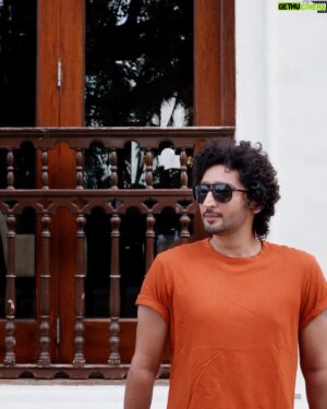 Kunal Karan Kapoor Instagram - Orange is the new black 🧡🖤