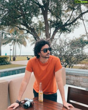 Kunal Karan Kapoor Instagram - Orange is the new black 🧡🖤