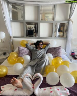 Kunal Karan Kapoor Instagram - 4 Oh 1
.
.
@theparkgoa 
@theparkhotels 
.
.
.
.
.

#theparkhotels #goa #birthdayweekend #goadiaries #getaway