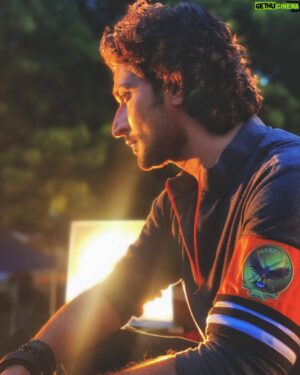 Kunal Karan Kapoor Instagram - And then they said…Let there be light.

📸 : @simplekaul.  #ziddidilmaanena