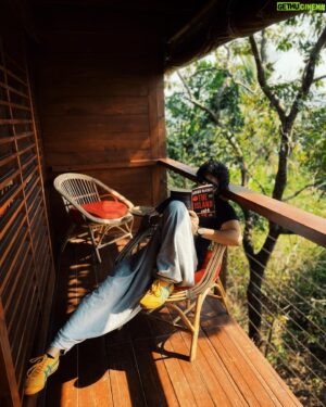 Kunal Karan Kapoor Instagram - Lost in the rhythm of the waves and the whispers of palm trees, I found my own slice of paradise at Cabo Serai in South Goa. 

Enveloped in a cocoon of tranquility in the absence of urban clamour, this eco resort seamlessly blends luxury with sustainable travel. The gentle rustle of leaves and distant waves lend a serene backdrop and the minimalist design create a zen haven. The staff, graciously fulfilling all our indulgences, going above and beyond and truly making our stay memorable. Their warm and friendly demeanour made us feel not just like guests, but cherished members of a temporary community of Cabo Serai. A community that lives well and eats scrumptiously organic, locally sourced cuisine. 
Thank you @caboserai for being the perfect escape from the daily grind. Here, amidst the golden sands and azure waters, every moment feels like a chapter from a novel waiting to unfold. Thank you for a night sky full of stars. 

.
.
.
.
.

#CaboSeraiEscapes #GoaGetaway #caboserai #caboderama #canacona #beachsideretreat #beachresort #southgoa #goa #incrediblegoa #ecoluxury #luxury #ecofriendly #ecoresort #roomwithaview #seaviewresort #goabeaches #goabeachresort #vacation #getaway #weekend #beach #cottage #cliff #hill #seaview