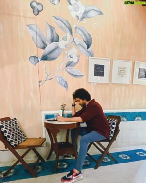 Kunal Karan Kapoor Instagram - Table for one ☕️