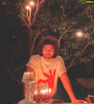 Kunal Karan Kapoor Instagram - In the right light, at the right time, everything is extraordinary !