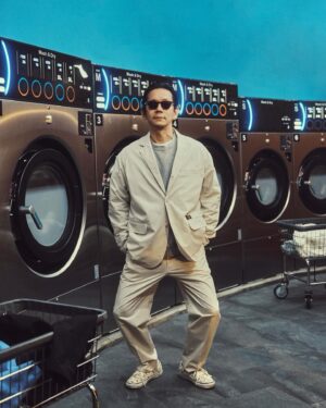 Kunichi Nomura Instagram - Dickies . 詳細はビームス、及びディッキーズジャパンへ。
わたくしはは身長175センチてLをゆったり着用中
@beams_official @dickies_jp @tripsters_inc  #紳士服のディッキーズ