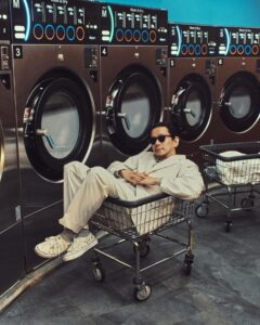 Kunichi Nomura Instagram - Dickies . 詳細はビームス、及びディッキーズジャパンへ。
わたくしはは身長175センチてLをゆったり着用中
@beams_official @dickies_jp @tripsters_inc  #紳士服のディッキーズ