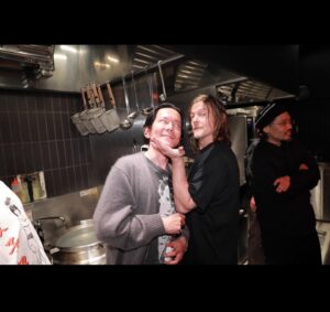 Kunichi Nomura Instagram - 今日から渋谷宮下Park内にあるギャラリー、SAI @sai_miyashita でノーマンリーダス @bigbaldhead の写真展「IN TRANSIT]が始まります。
　ドラマ『ウォーキングデッド」のダリル役でノーマンを知った人もきっと多いかと思いますが、僕が彼と出会った頃はノーマンは演技よりアートばかりを作っていました。だからぜひとも彼の写真を見てもらいたいです。世界各地で撮ってきた風景、それはダリルとは違う、本当のノーマンの心象風景が写っています。
今までに雑誌の撮影でモデルが見つからないときに、すぐにやってくれたり、自分が参加した映画のプレミアにも日程を合わせて帰国して正装して駆けつけてくれたり、ニューヨークにいる最も古くから知る友達の1人で素晴らしい人なんですよ。宮下パークでゴロゴロしようなんて思っている人、ぜひ！