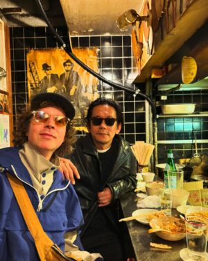 Kunichi Nomura Instagram - 突然来日ベック。今週土曜日、4月6日、六本木EX Theater で17時と20時の2公演アコースティックセット。Loser 、winner まとめてどうぞ🫶　@beck @extheater_roppongi