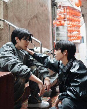 Kurt Huang Instagram - 小時候你們把我帶回家

長大了
換我帶你們回家
