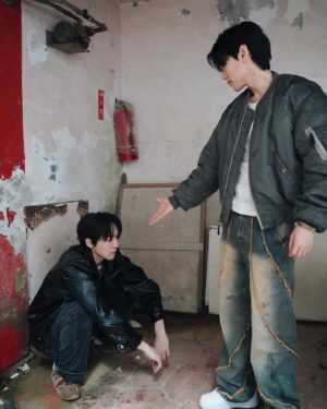 Kurt Huang Instagram - 小時候你們把我帶回家

長大了
換我帶你們回家