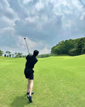Kurt Huang Instagram - When you focus on the good, the good gets better!

休假日出門打打球，遠離市區遠離手機

充飽電了
明天繼續努力

✨