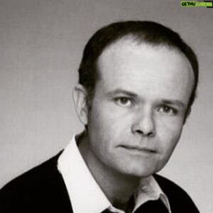 Kurtwood Smith Instagram - Good grief! I don’t even remember taking this...look at that look on my face...I must have used it to submit for stupid characters.  Forget about #oldheadshotday How about #oldheadshotchallenge I’ll nominate @debrajorupp @francesfisher @tboneoquinn @therealclancybrown Let’s see them...