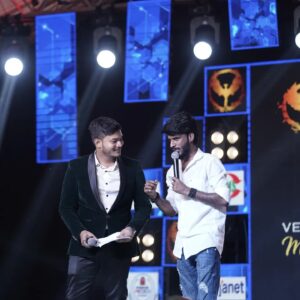 Kutty Gopi Instagram - Namba entri fees katti pona college ku nambaleye entertainmentku kupudum podhum adhula oru thani gethu sir all credit goes to my guru @kallorivinoth_official Anna🖤🎬🎤🎤