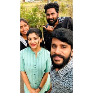 Kutty Gopi Instagram - Happy Eid_mubarak🕌 @gayathrishan_official @pranksterazar_official @azar_official20 💙🤍