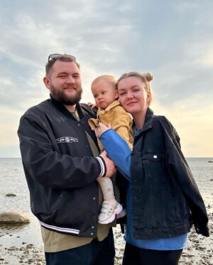 Kuzma Gridin Instagram - С первым днём лета вас! Сегодня с семьей, дела потом.