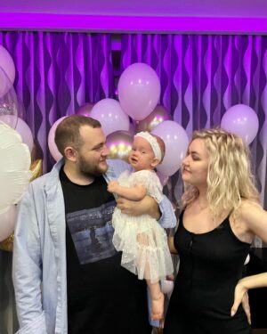 Kuzma Gridin Instagram - Марии вчера исполнился 1 год! Т.к @catherine_gridina выложила все удачные фотографии себе, я взял на себя ответственность выложить те фотографии, которые были помечены, как «нельзя выкладывать»